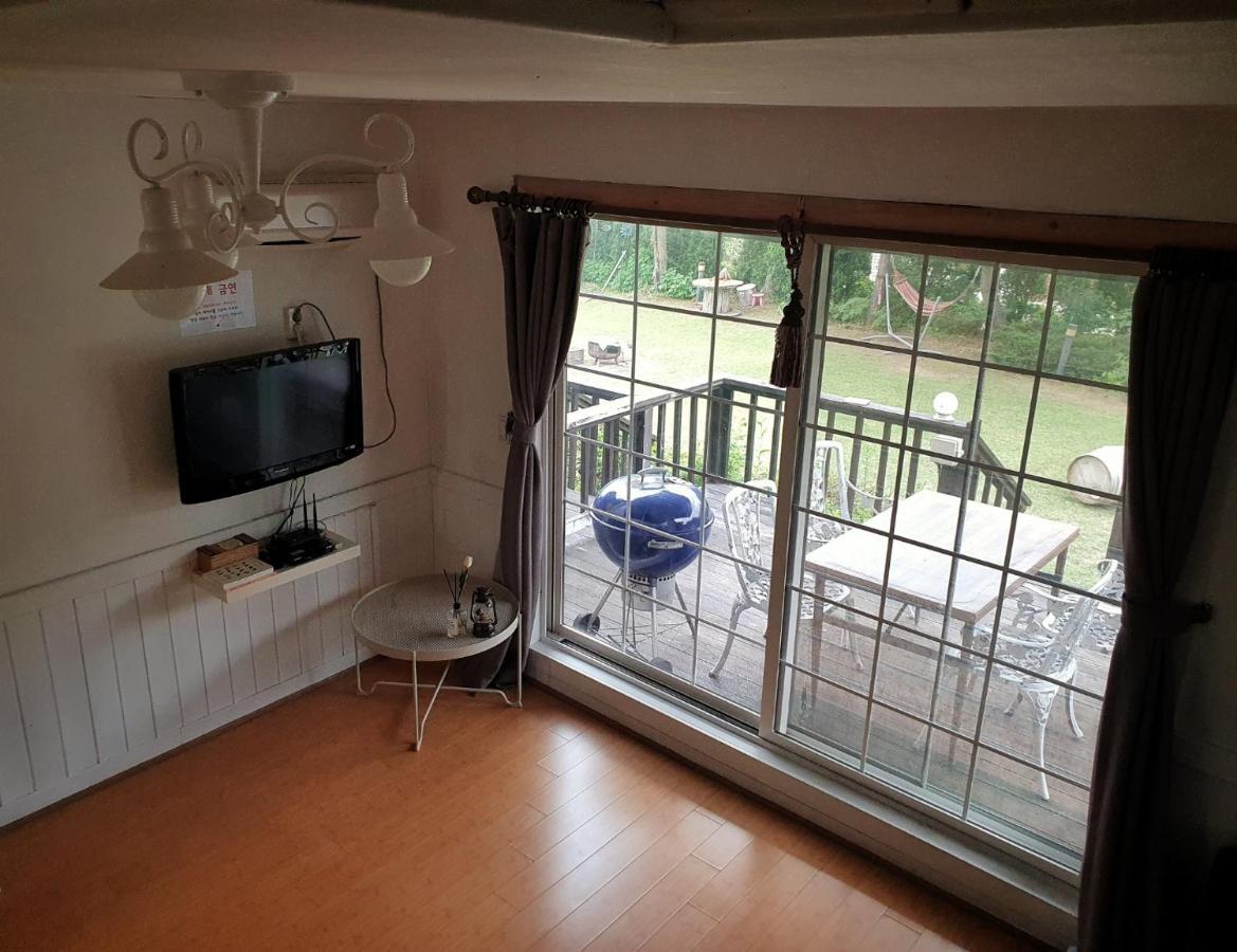 Popcorn House Pension Gapyeong Exterior photo